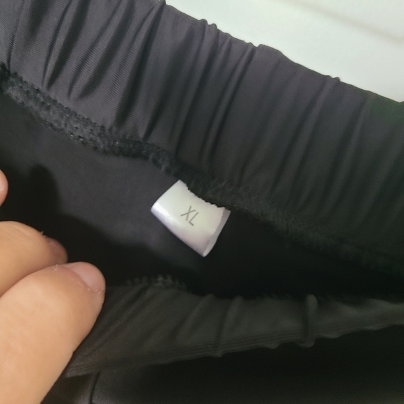 WOMEN'S Laser cut black short or swimsuit bottoms Size XL - Picture 8 of 8